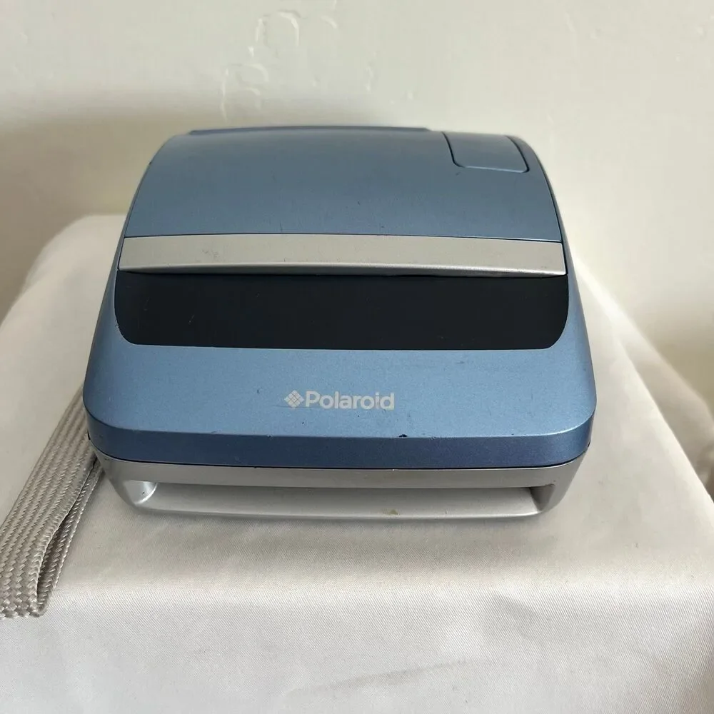 Polaroid One600 camera Classic Instant Film Camera Blue/Silver - UNTESTED/AS-IS